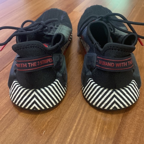 boys adidas NMDs - Picture 3 of 7